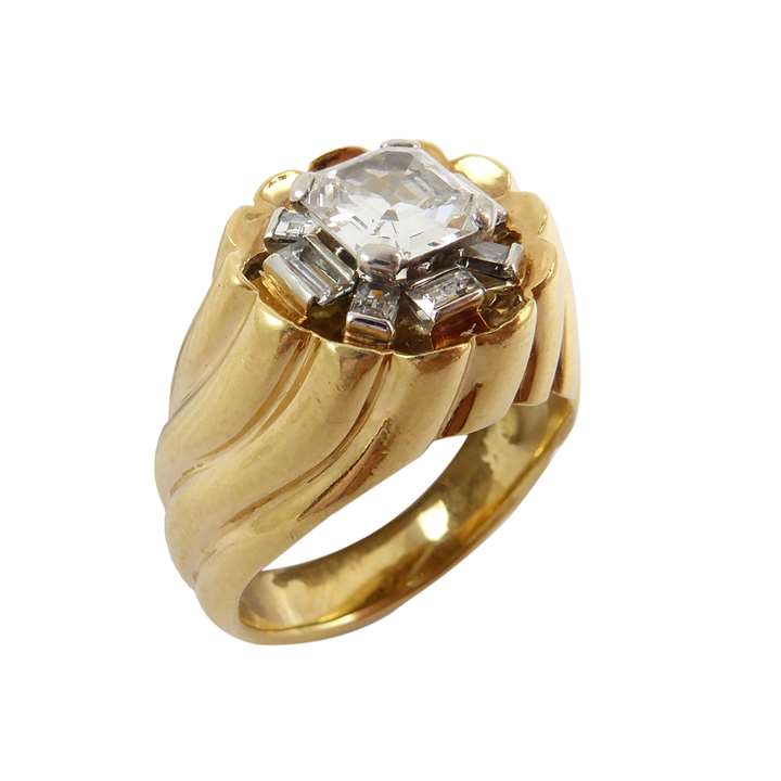 Asscher cut diamond and 18ct gold bombe ring